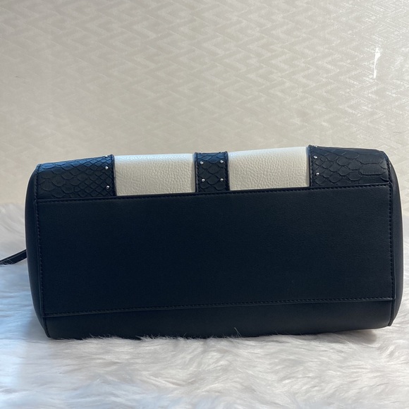 Mix No. 6 - Hand Bag - Picture 11 of 11